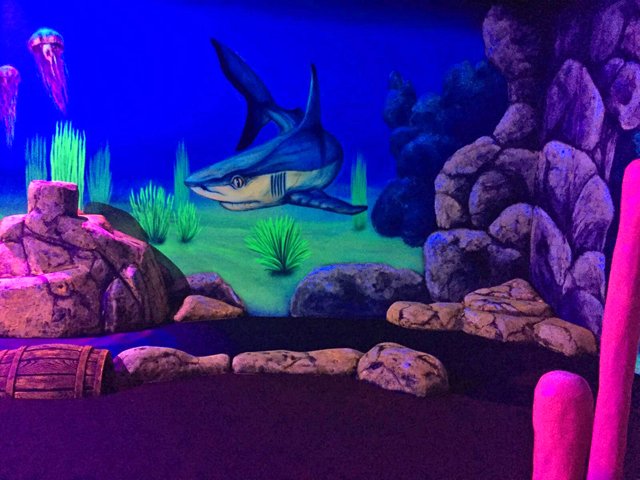 Unterwasserwelt im 4D-Minigolf in Aarau