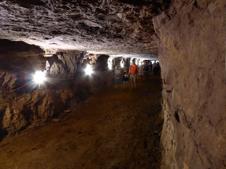 Gang in den Stollen des Bergwerks Herznach